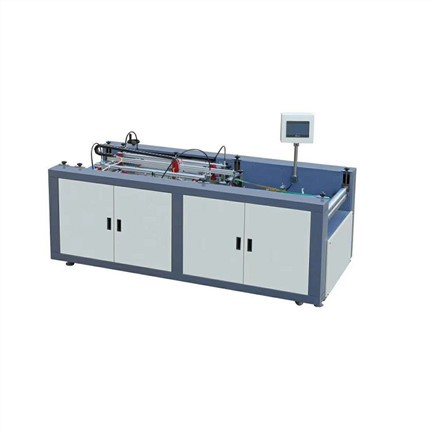 Štiristranski zložljiv stroj